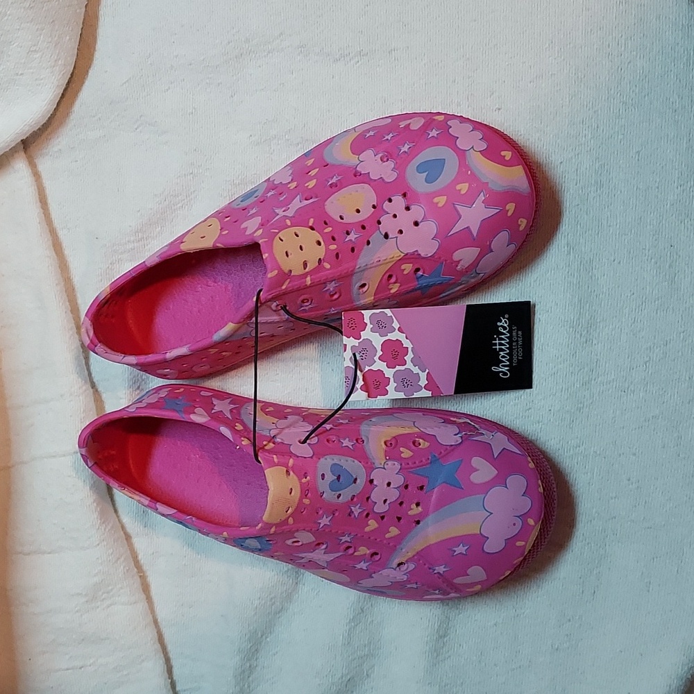 NWT Chatties water shoes
